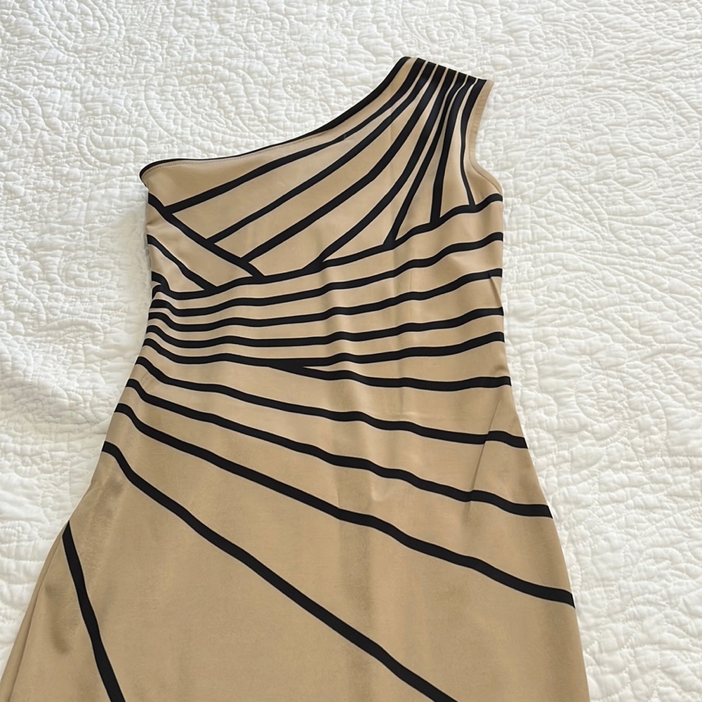 Medium dress
